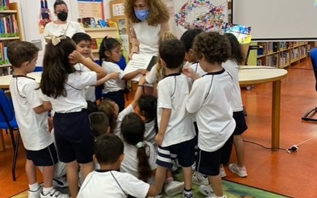 ¡VISITAMOS LA BIBLIOTECA!