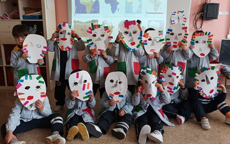 "MÁSCARAS AFRICANAS" (INF-3)