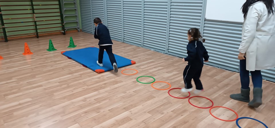 "PSICOMOTRICIDAD EN EL GIMNASIO" (INF-4)