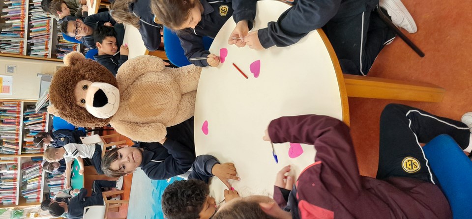 "LEÓN DE BIBLIOTECA" (BIBLIOTECA MUNICIPAL LA ELIPA 2º PRIMARIA)